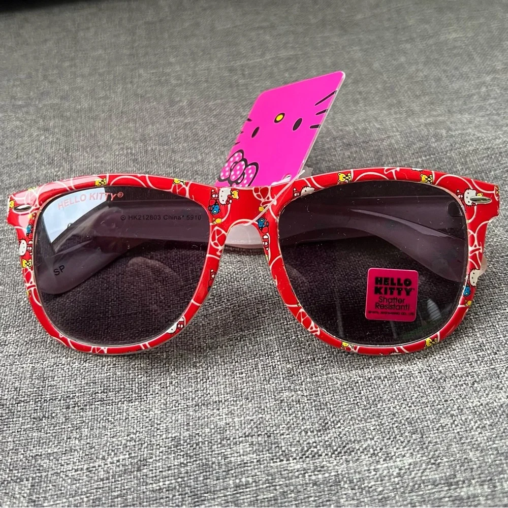 Hello Kitty Sanrio Red Sunglasses and zip Pouch Set